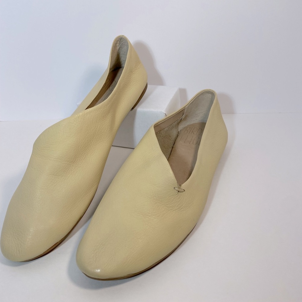 NWOT Bird of Flight Delilah Flats in Bone size 8.5B